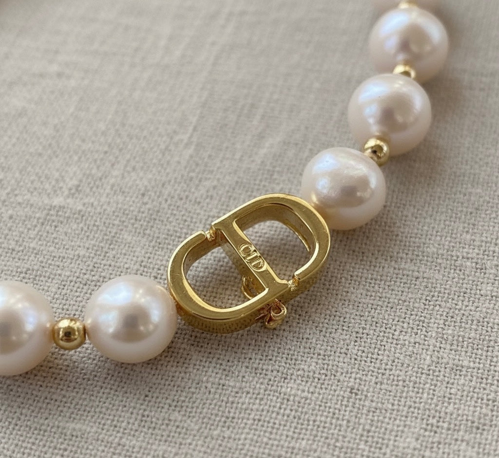 Elegant Korean Pearl Charm Necklace – Timeless Beauty for Girls